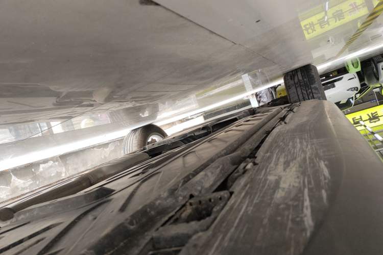 Used Mercedes-Benz GLC 2020 GLC 260 L 4MATIC Luxury Model Left Side Sill