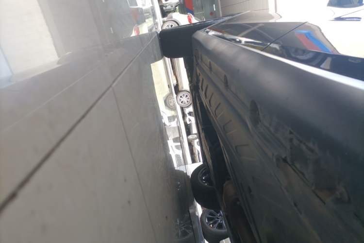 Used Mercedes-Benz GLC 2020 GLC 260 L 4MATIC Luxury Model Left Side Sill