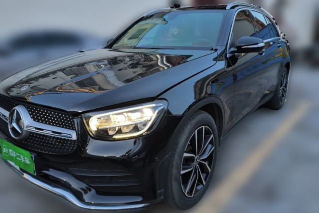 Ojetý Mercedes-Benz GLC 2020 GLC 260 L 4MATIC Dynamic Model