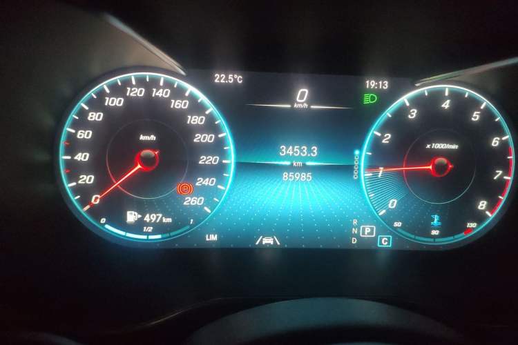 Used Mercedes-Benz GLC 2020 GLC 300 L 4MATIC Dynamic Edition Odometer Close Up