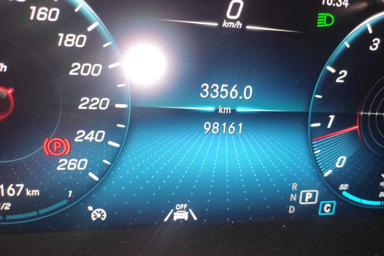 Used Mercedes-Benz GLC 2020 Facelift GLC 300 L 4MATIC Dynamic Edition Odometer Close Up