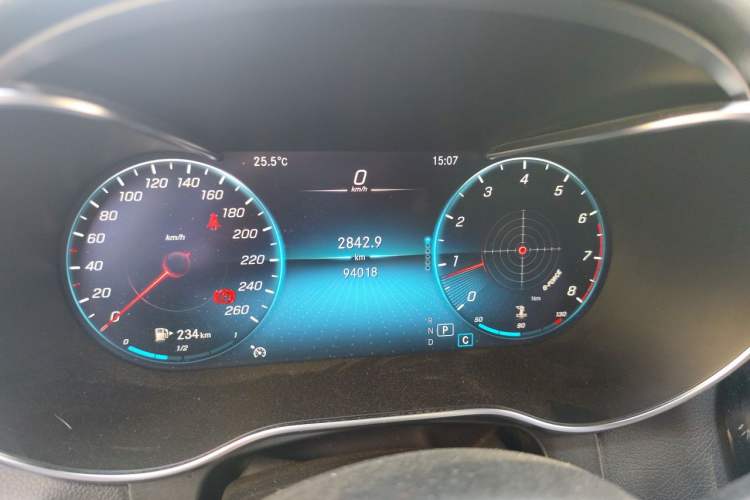 Used Mercedes-Benz GLC 2020 GLC 260 L 4MATIC Dynamic Model Odometer Close Up