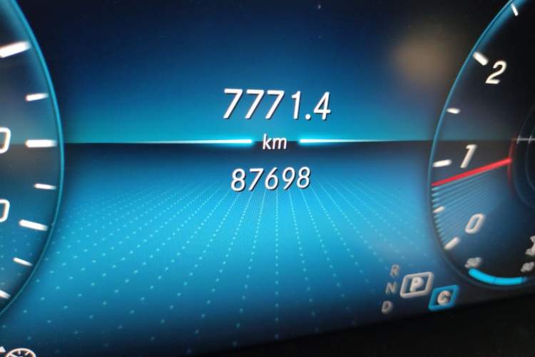 Used Mercedes-Benz GLC 2020 Facelift GLC 260 L 4MATIC Luxury Edition Odometer Close Up