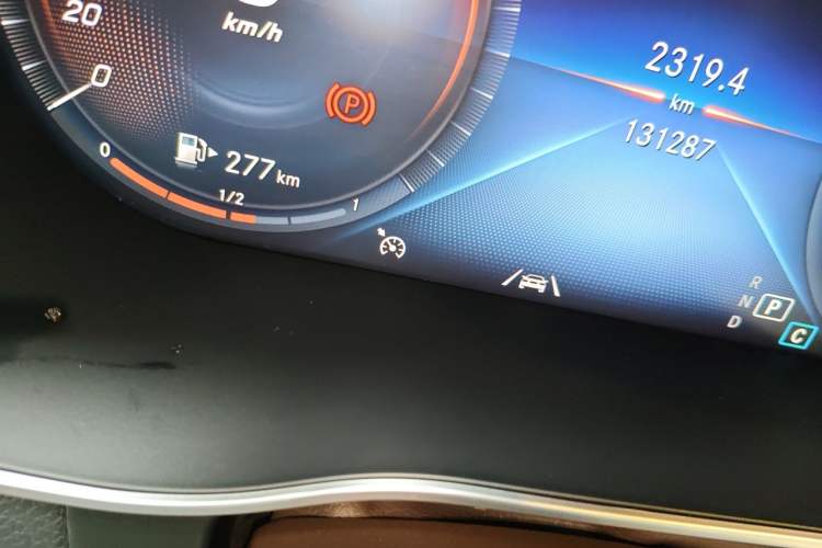 Used Mercedes-Benz GLC 2020 Facelift GLC 300 L 4MATIC Dynamic Edition Odometer Close Up