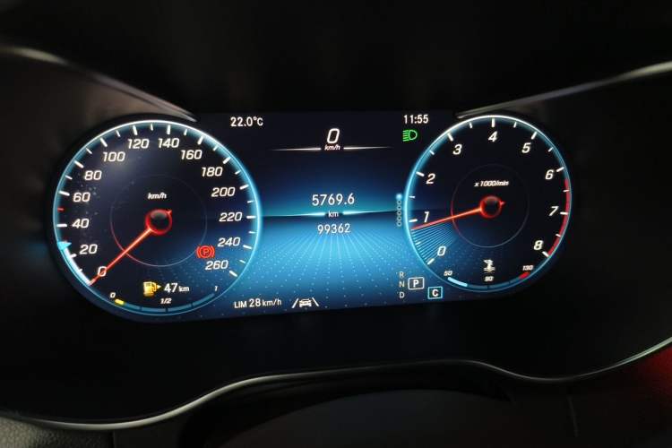 Used Mercedes-Benz GLC 2020 GLC 300 L 4MATIC Luxury Model Odometer Close Up