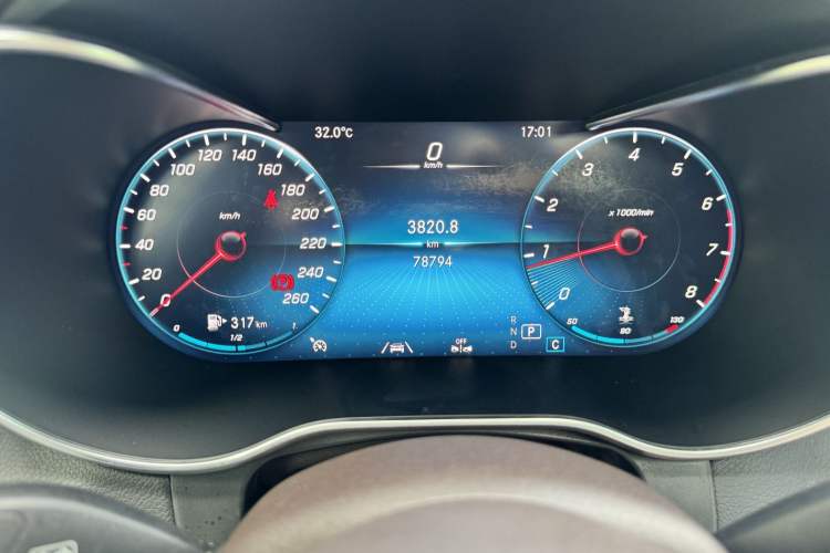 Used Mercedes-Benz GLC 2020 Facelift GLC 300 L 4MATIC Dynamic Edition Odometer Close Up
