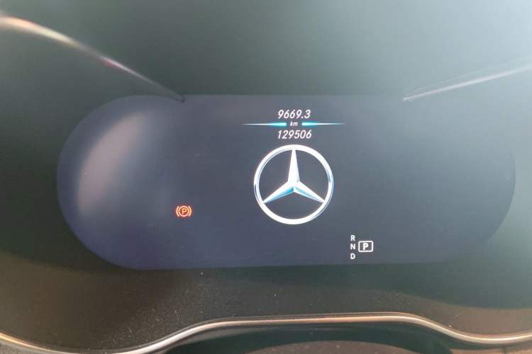 Used Mercedes-Benz GLC 2020 GLC 300 L 4MATIC Dynamic Edition Odometer Close Up