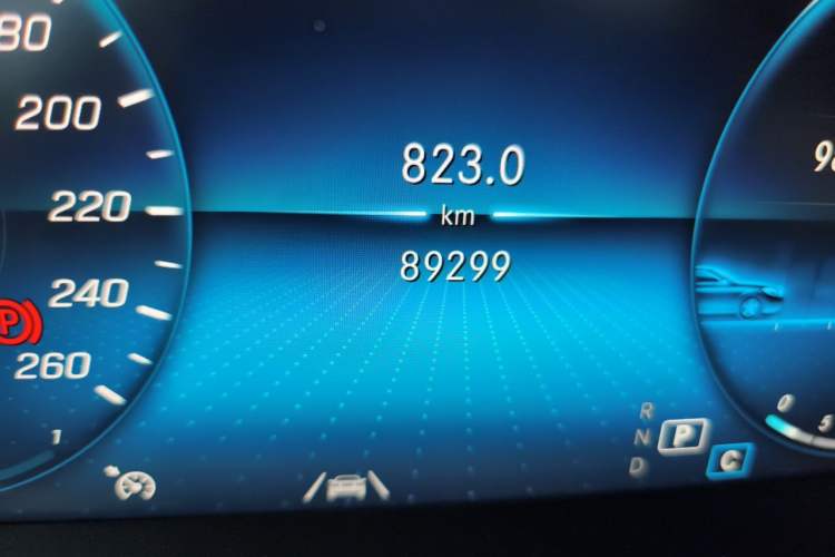 Used Mercedes-Benz GLC 2020 Facelift GLC 300 L 4MATIC Dynamic Edition Odometer Close Up