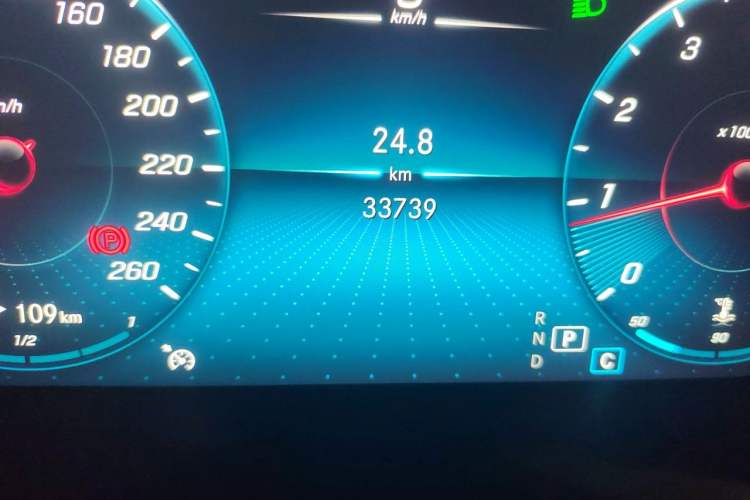 Used Mercedes-Benz GLC 2020 GLC 260 L 4MATIC Luxury Model Odometer Close Up