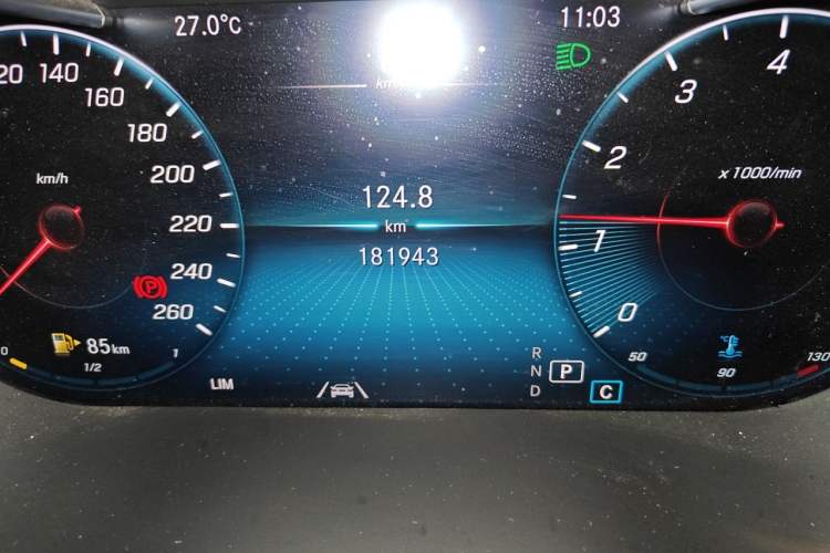 Used Mercedes-Benz GLC 2020 GLC 300 L 4MATIC Dynamic Edition Odometer Close Up