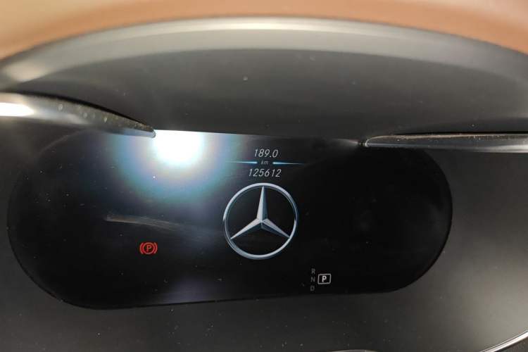 Used Mercedes-Benz GLC 2020 Facelifted GLC 260 L 4MATIC Dynamic Edition Odometer Close Up