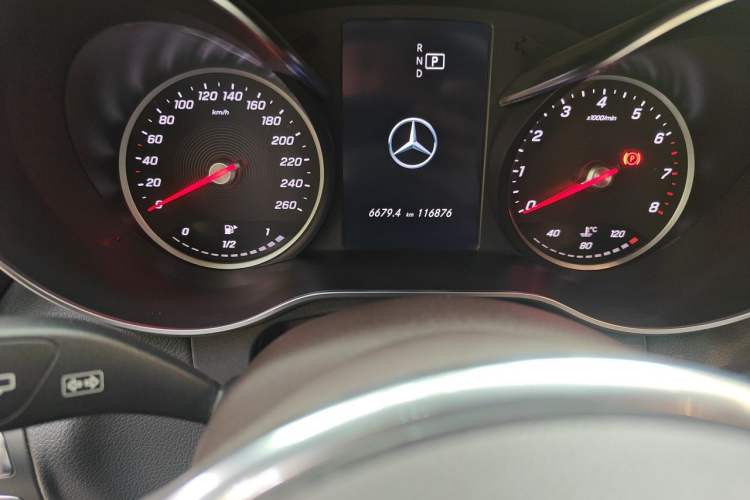 Used Mercedes-Benz GLC 2020 GLC 260 L 4MATIC Dynamic Model Odometer Close Up