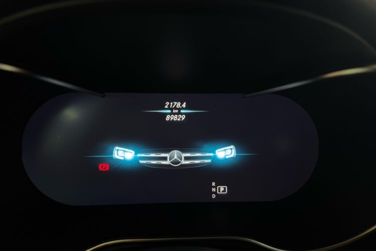 Used Mercedes-Benz GLC 2020 GLC 300 L 4MATIC Luxury Model Odometer Close Up