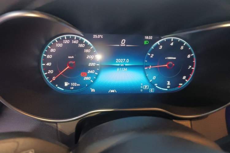 Used Mercedes-Benz GLC 2020 Facelift GLC 300 L 4MATIC Dynamic Edition Odometer Close Up