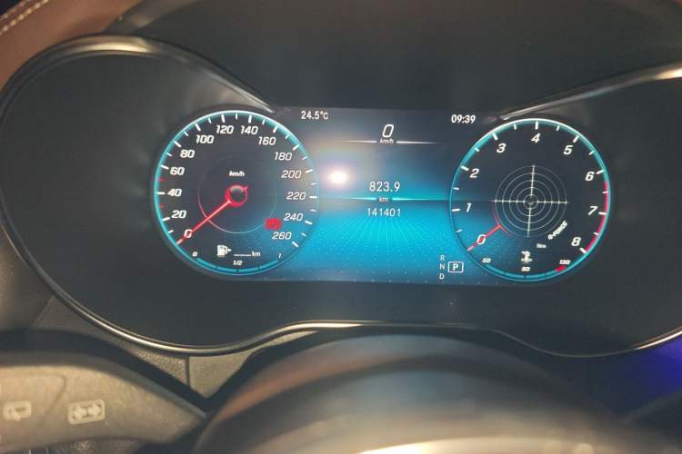 Used Mercedes-Benz GLC 2020 GLC 300 L 4MATIC Luxury Model Odometer Close Up