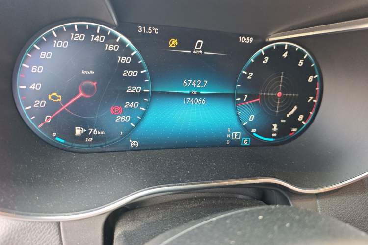 Used Mercedes-Benz GLC 2020 GLC 260 L 4MATIC Luxury Model Odometer Close Up