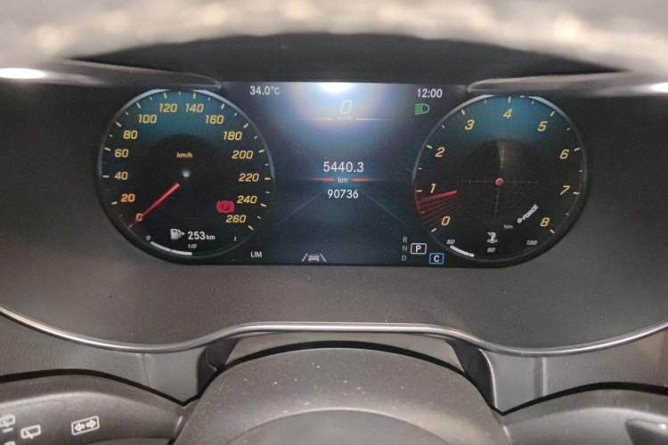 Used Mercedes-Benz GLC 2020 Facelift GLC 300 L 4MATIC Dynamic Edition Odometer Close Up