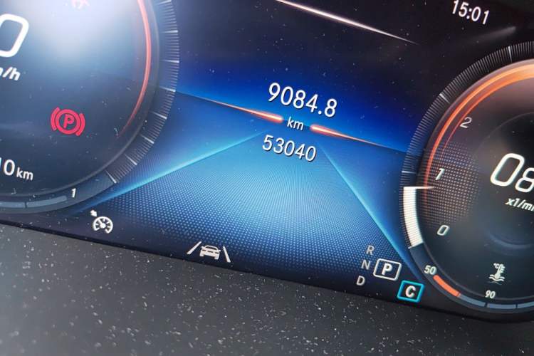 Used Mercedes-Benz GLC 2020 Facelift GLC 300 L 4MATIC Dynamic Edition Odometer Close Up