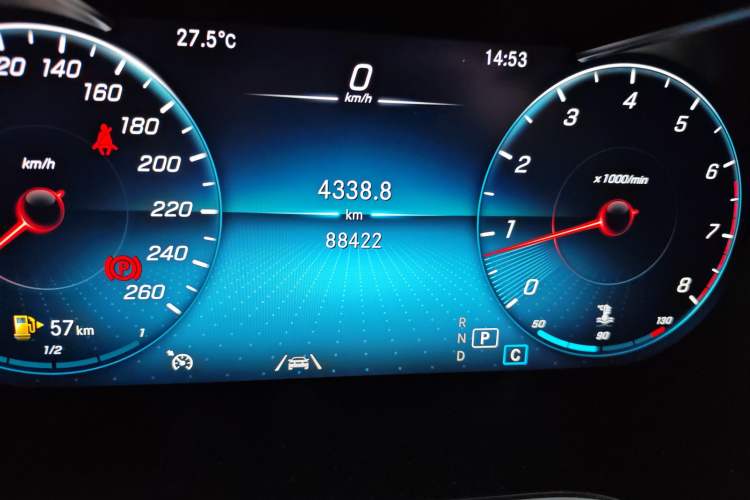 Used Mercedes-Benz GLC 2020 Facelift GLC 300 L 4MATIC Dynamic Edition Odometer Close Up