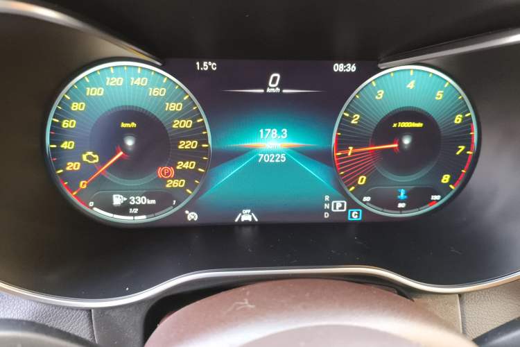 Used Mercedes-Benz GLC 2020 Facelift GLC 300 L 4MATIC Dynamic Edition Odometer Close Up