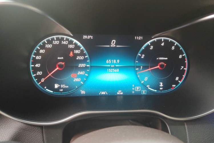 Used Mercedes-Benz GLC 2020 GLC 300 L 4MATIC Luxury Model Odometer Close Up
