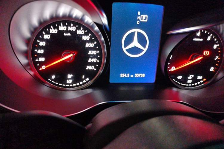Used Mercedes-Benz GLC 2020 GLC 260 L 4MATIC Dynamic Model Odometer Close Up