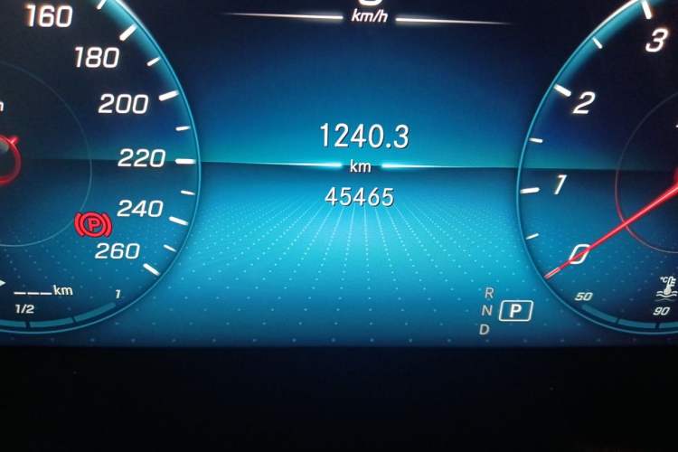 Used Mercedes-Benz GLC 2020 GLC 300 L 4MATIC Dynamic Edition Odometer Close Up