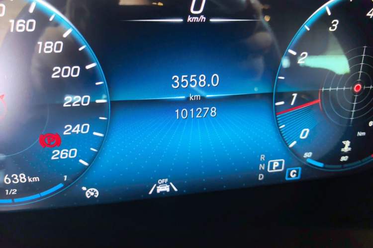 Used Mercedes-Benz GLC 2020 GLC 300 L 4MATIC Dynamic Edition Odometer Close Up