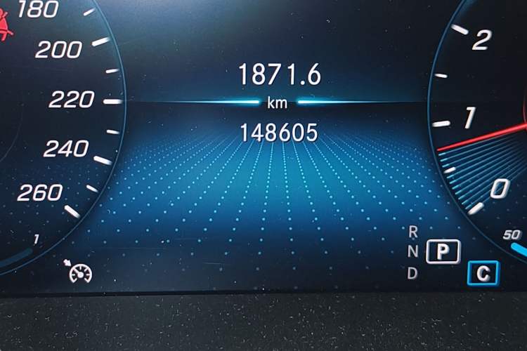 Used Mercedes-Benz GLC 2020 Facelift GLC 260 L 4MATIC Luxury Edition Odometer Close Up
