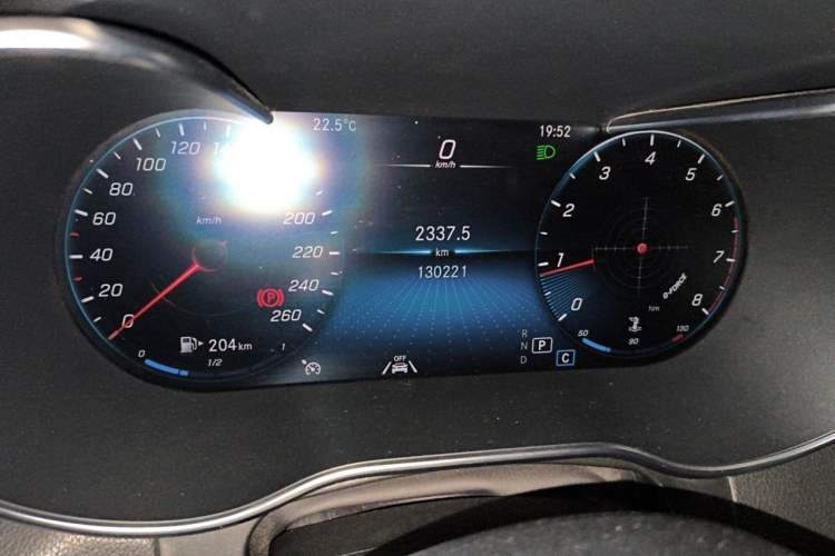 Used Mercedes-Benz GLC 2020 Facelift GLC 300 L 4MATIC Dynamic Edition Odometer Close Up