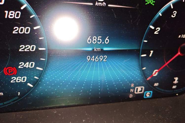 Used Mercedes-Benz GLC 2020 GLC 260 L 4MATIC Luxury Model Odometer Close Up
