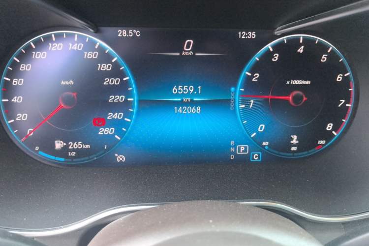 Used Mercedes-Benz GLC 2020 GLC 260 L 4MATIC Luxury Model Odometer Close Up