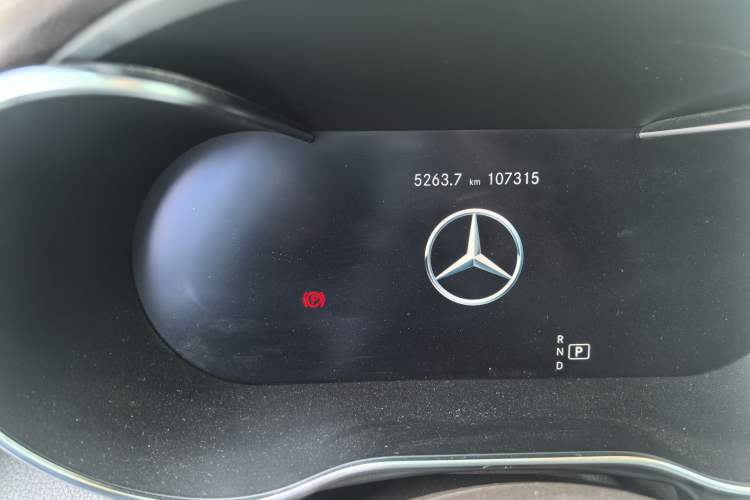 Used Mercedes-Benz GLC 2020 GLC 260 L 4MATIC Luxury Model Odometer Close Up
