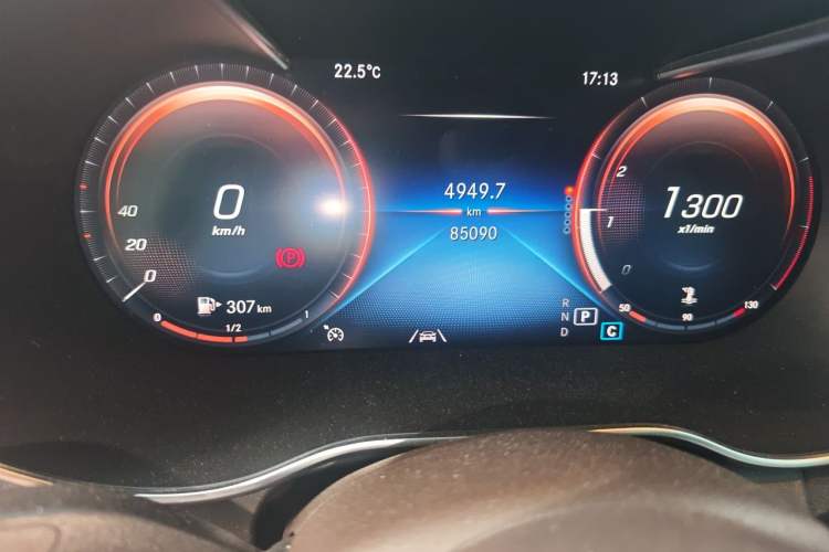 Used Mercedes-Benz GLC 2020 Facelifted GLC 300 L 4MATIC Luxury Edition Odometer Close Up