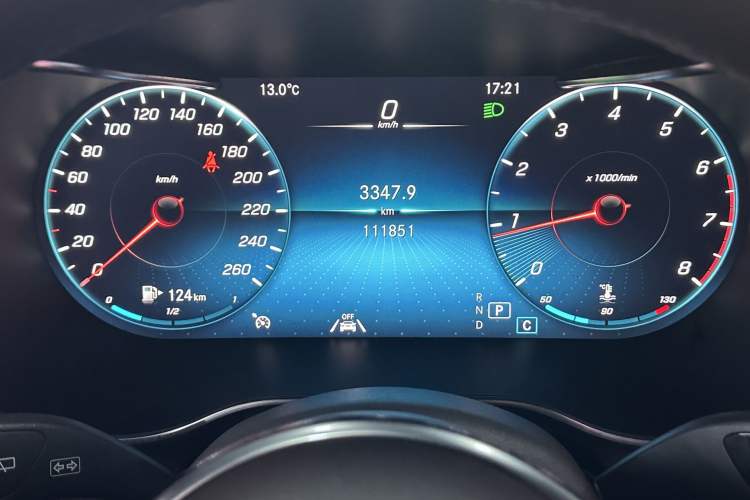 Used Mercedes-Benz GLC 2020 GLC 300 L 4MATIC Dynamic Edition Odometer Close Up