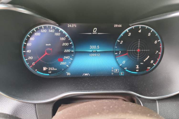 Used Mercedes-Benz GLC 2020 GLC 300 L 4MATIC Luxury Model Odometer Close Up