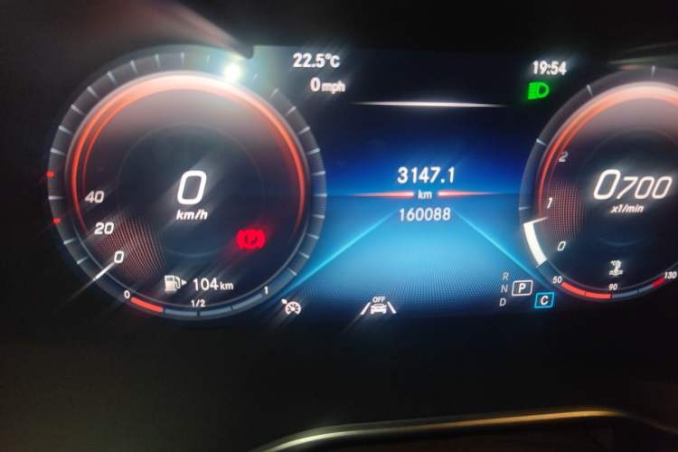 Used Mercedes-Benz GLC 2020 Facelift GLC 300 L 4MATIC Dynamic Edition Odometer Close Up