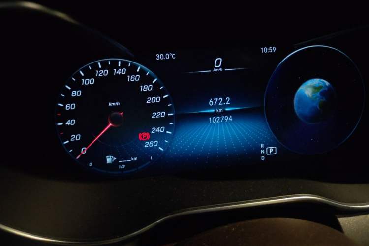Used Mercedes-Benz GLC 2020 GLC 260 L 4MATIC Luxury Model Odometer Close Up