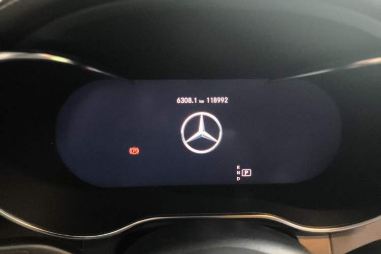 Used Mercedes-Benz GLC 2020 GLC 300 L 4MATIC Luxury Model Odometer Close Up