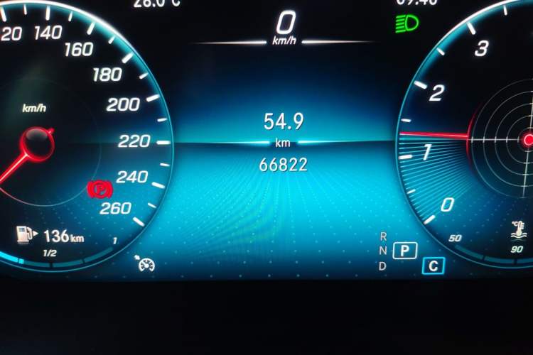 Used Mercedes-Benz GLC 2020 GLC 260 L 4MATIC Luxury Model Odometer Close Up