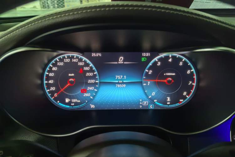 Used Mercedes-Benz GLC 2020 Facelift GLC 260 L 4MATIC Luxury Edition Odometer Close Up
