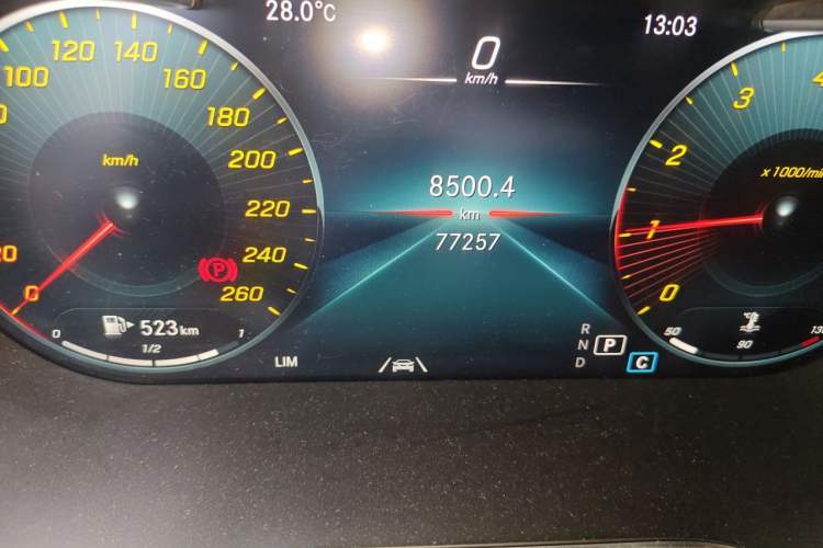 Used Mercedes-Benz GLC 2020 Facelift GLC 300 L 4MATIC Dynamic Edition Odometer Close Up
