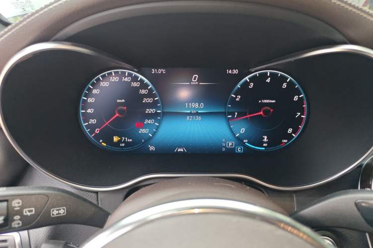 Used Mercedes-Benz GLC 2020 GLC 300 L 4MATIC Dynamic Edition Odometer Close Up
