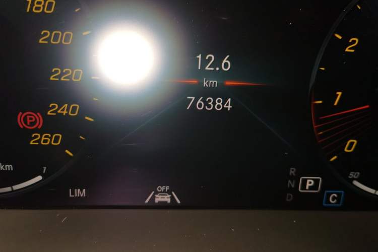 Used Mercedes-Benz GLC 2020 GLC 300 L 4MATIC Dynamic Edition Odometer Close Up