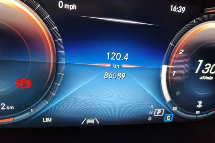 Used Mercedes-Benz GLC 2020 Facelift GLC 300 L 4MATIC Dynamic Edition Odometer Close Up