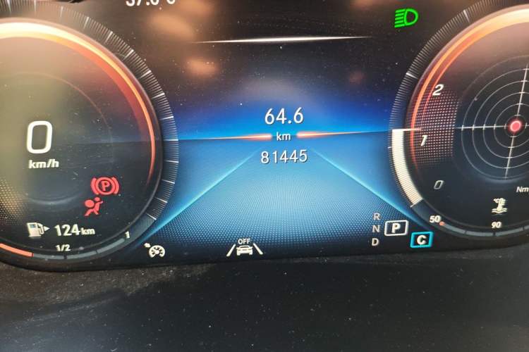 Used Mercedes-Benz GLC 2020 Facelift GLC 300 L 4MATIC Dynamic Edition Odometer Close Up
