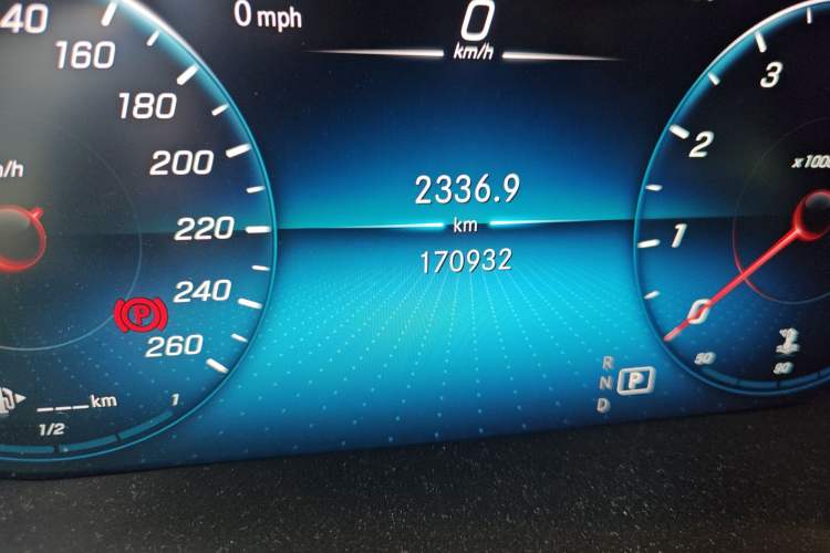 Used Mercedes-Benz GLC 2020 GLC 300 L 4MATIC Luxury Model Odometer Close Up