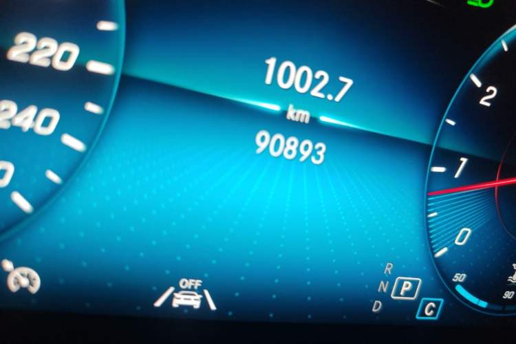 Used Mercedes-Benz GLC 2020 Facelift GLC 300 L 4MATIC Dynamic Edition Odometer Close Up