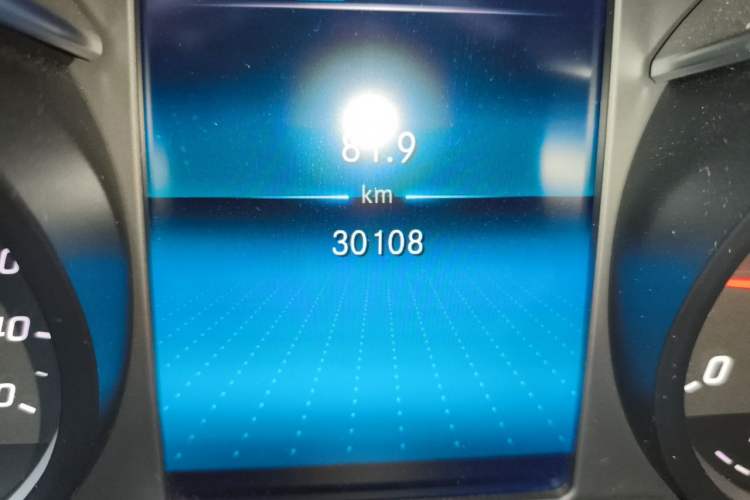 Used Mercedes-Benz GLC 2020 GLC 260 L 4MATIC Dynamic Model Odometer Close Up