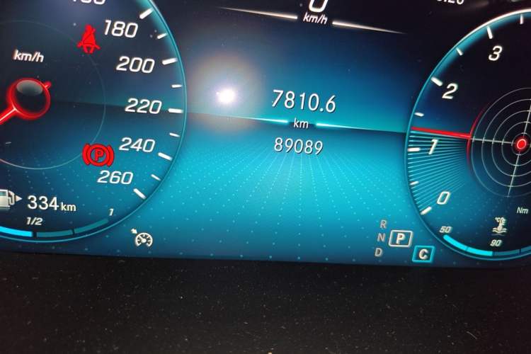 Used Mercedes-Benz GLC 2020 Facelift GLC 260 L 4MATIC Luxury Edition Odometer Close Up